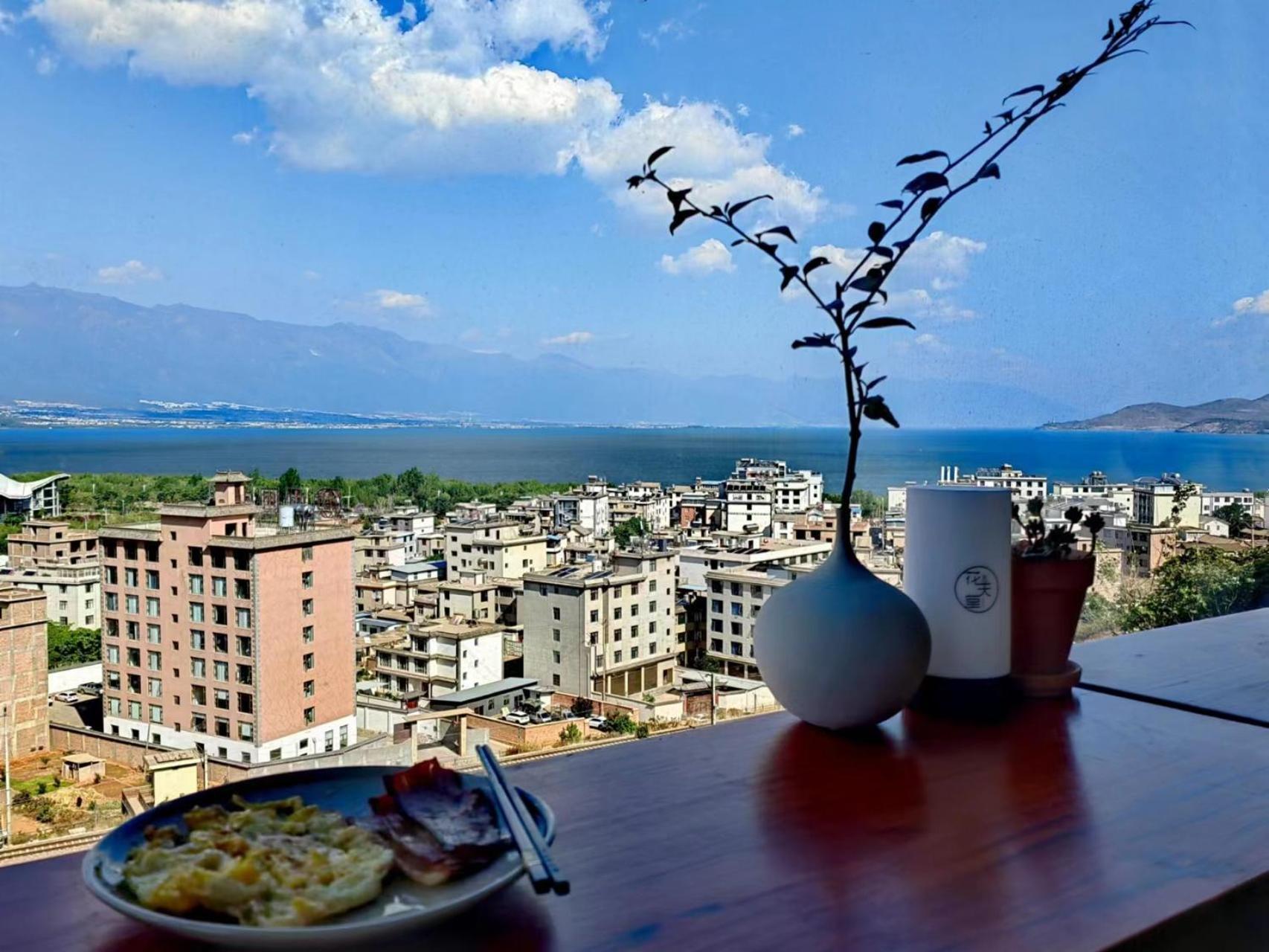 Dali Listening Sea View Villa大理听城海景别墅 Dali (Yunnan) Exterior foto
